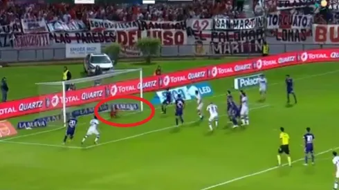 Traigan a Armani, que a este no lo conocemos: Silva lo empató con una floja respuesta del arquero