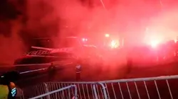 Fiesta en la llegada del plantel. (TycSports)
