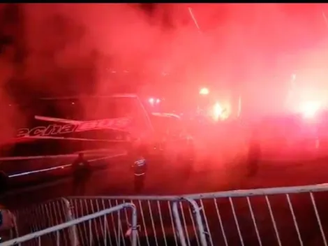 Borrón y cuenta nueva: los hinchas de River metieron fiesta para recibir al plantel en Mar del Plata