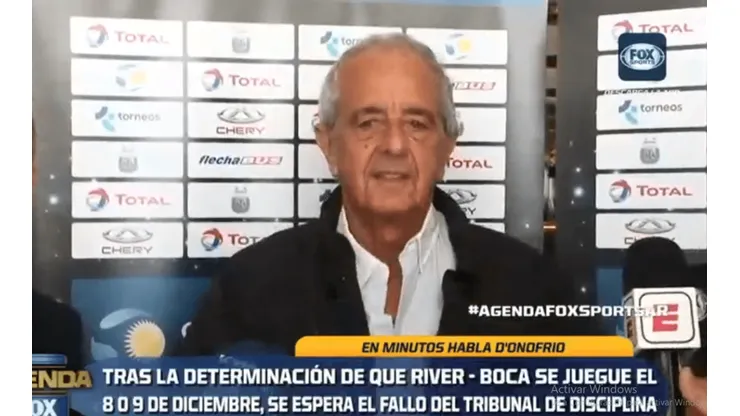 Foto de Rodolfo D'Onofrio en conferencia.