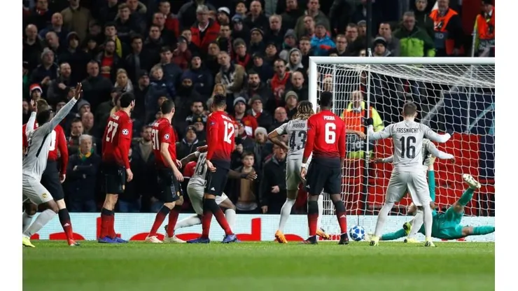 Los rivales ya gritaban el gol pero De Gea hizo una atajada imposible