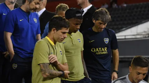 Los futbolistas de Boca dejando el Monumental.