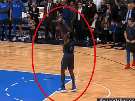DeAndre Jordan falla un tiro libre y sus compañeros mueren de risa