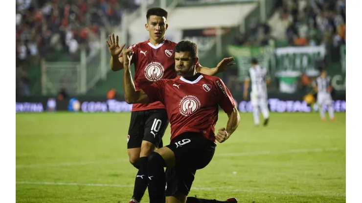 Lanús vs Independiente por la Superliga .