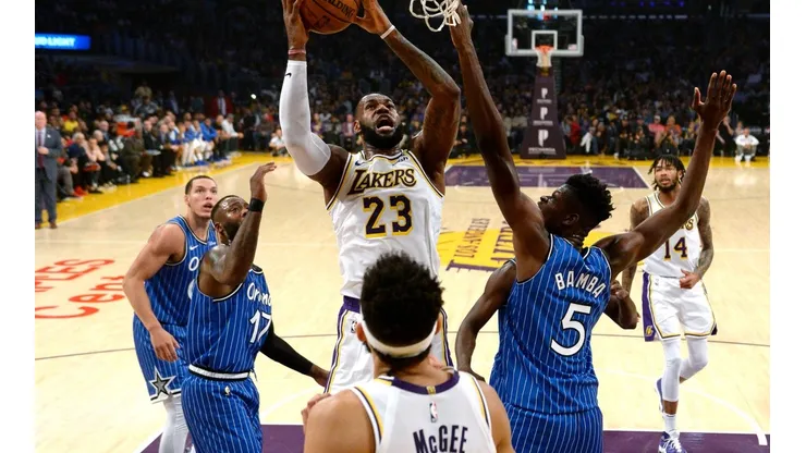 La caída de los Lakers: lo que dejó la noche del domingo en la NBA