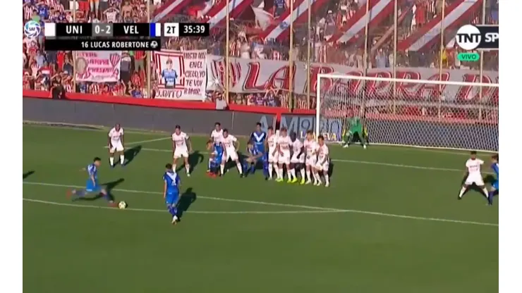 Vélez liquidó a Unión con un golazo de Robertone y se metió en zona de copas