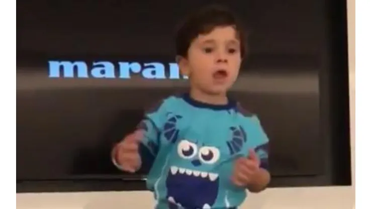 No le afectó nada la suspensión del clásico: el video de Mateo bailando para enamorar a Leo y Antonella