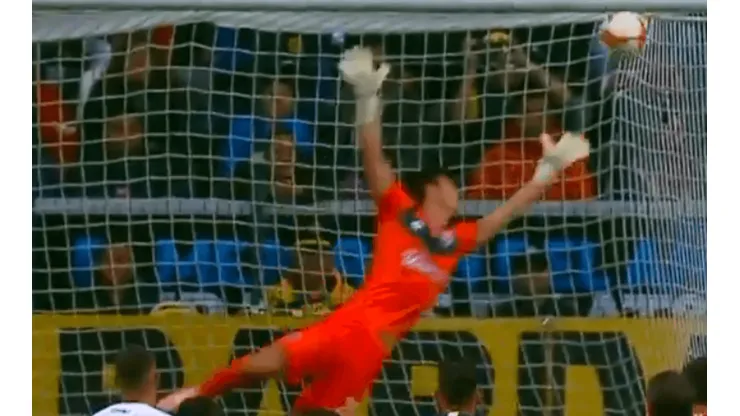 Ibarra ejecutó el mejor tiro libre de su vida y desató la goleada de América