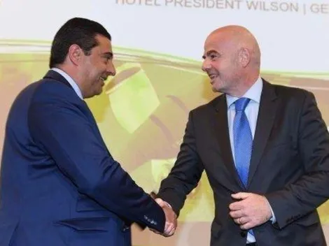 El presidente de la FIFA habría amenazado a Daniel Angelici