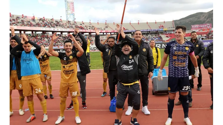Maradona sigue haciendo historia.