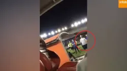 Mientras esperaban para irse en el estadio, Benedetto y Tévez provocaron a los hinchas de River
