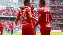 Sambueza salió a respaldar a sus ex compañeros.