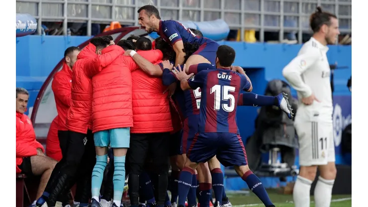 El festejo de todo Eibar ante Real Madrid.