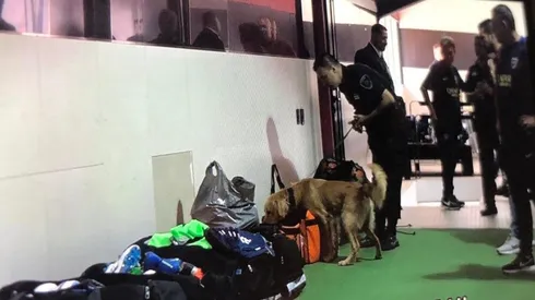 Los perros revisaron el vestuario de Boca.