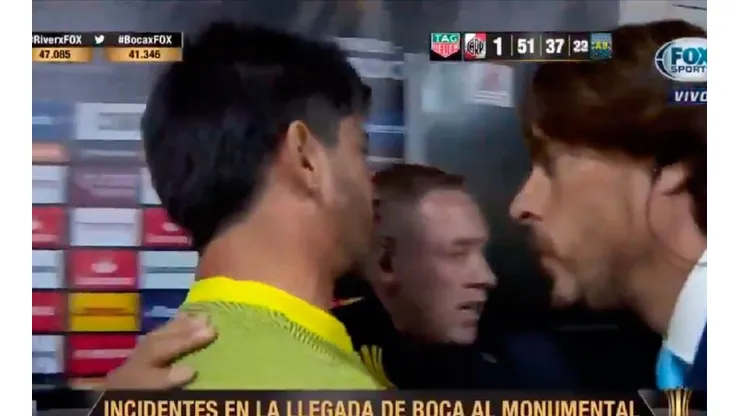 Pablo Pérez ingresando al estadio.