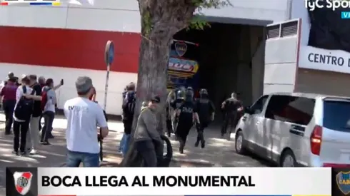 Boca ingresando al Monumental.