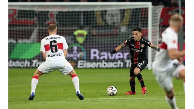 El Bayer Leverkusen de Alario complicó aún más al Stuttgart de Ascacibar