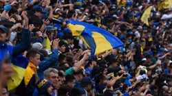 AZUL Y ORO. La bandera flamea en La Bombonera en el entrenamiento a puertas abiertas (Foto: Getty).