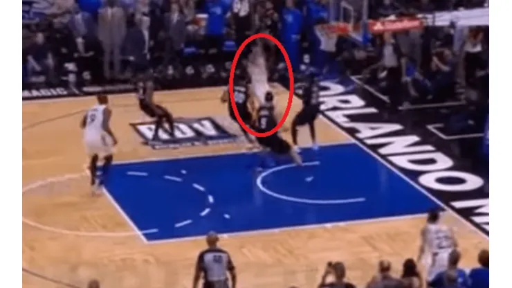 ¡La jugada de la noche! el tiro ganador de Danny Green