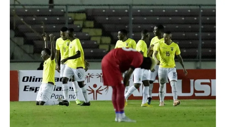 Ecuador venció a Panamá en el final.