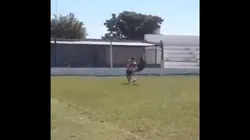 Una patada realmente inexplicable.