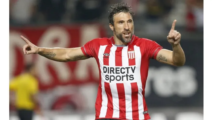 Pavone en Estudiantes de La Plata.