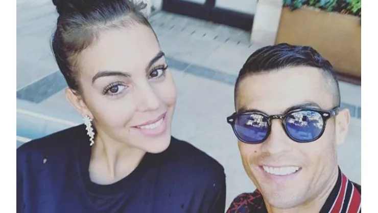 Cristiano subió una foto pero se olvidó que Georgina tenía la mano en sus partes íntimas