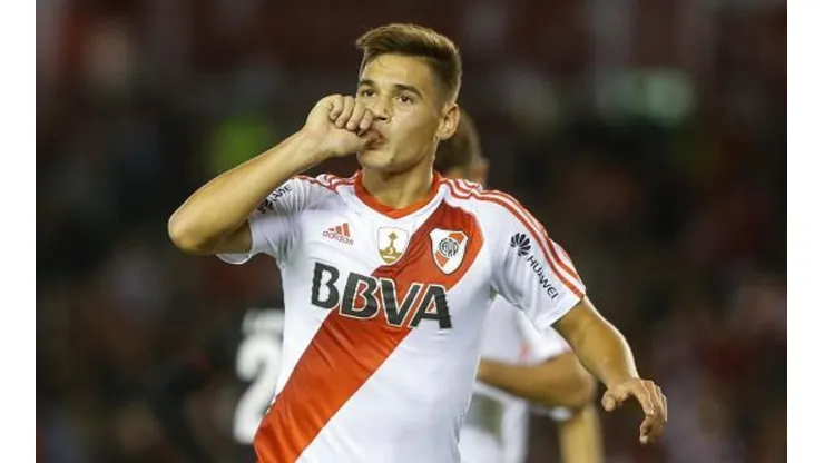 Las fotos de Martínez Quarta con su hijo que enamoraron a todo River