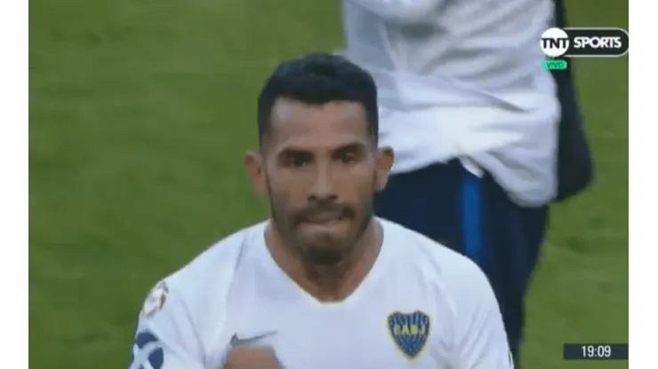 El gesto de Tevez con los hinchas cuando se iba de La Bombonera
