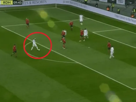 De espaldas y sin ver: el infernal caño de Ronaldinho que volvió locos a todos