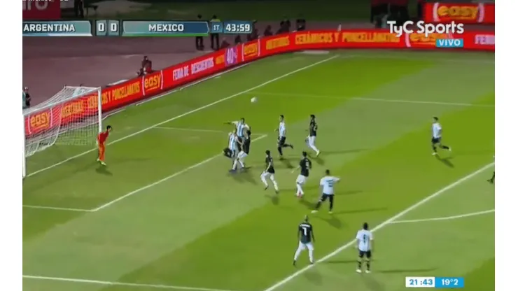 Funes Mori abrió la cuenta de Argentina con un gran cabezazo ante México