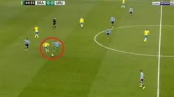 Terrible patada de Vecino a Neymar.