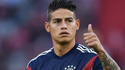 En muletas pero feliz: el posteo de James Rodríguez en las redes por su lesión