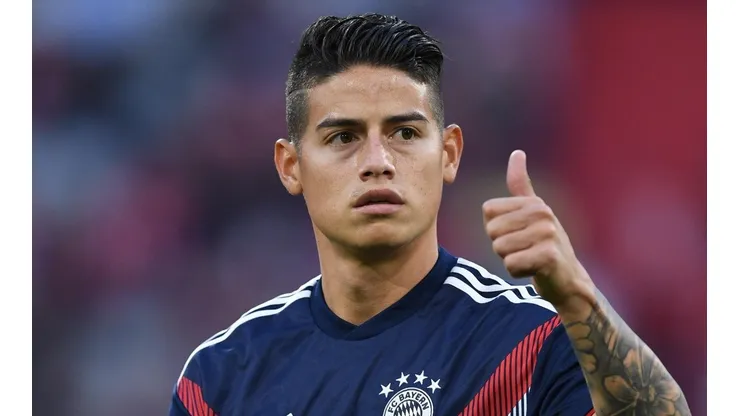 En muletas pero feliz: el posteo de James Rodríguez en las redes por su lesión