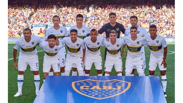El equipo titular de Boca en su visita a Barcelona.