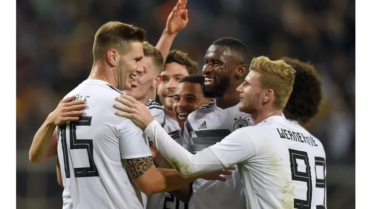 Una goleada de la vieja Alemania: baile y tres goles a Rusia
