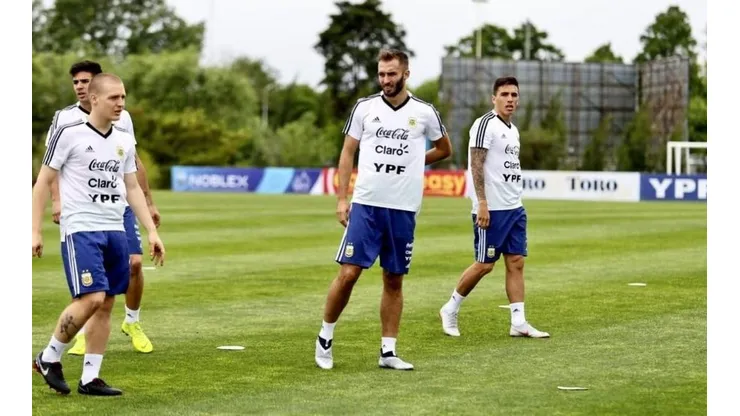 Nuevo dolor de cabeza para Scaloni: otro jugador de Argentina fue desafectado por lesión