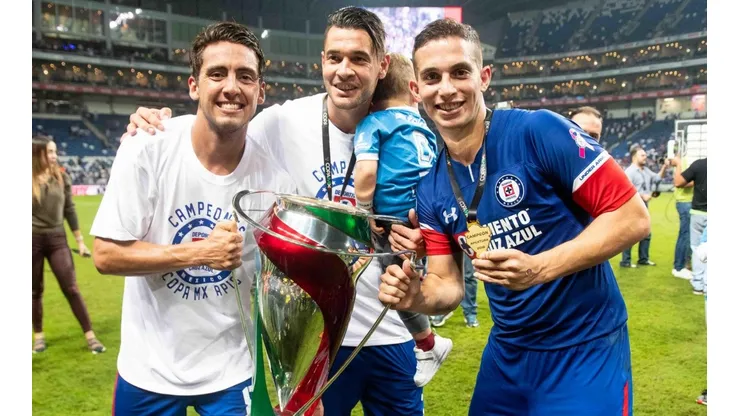 Está loco: Caraglio inmortalizó en su piel la Copa MX que consiguió con Cruz Azul