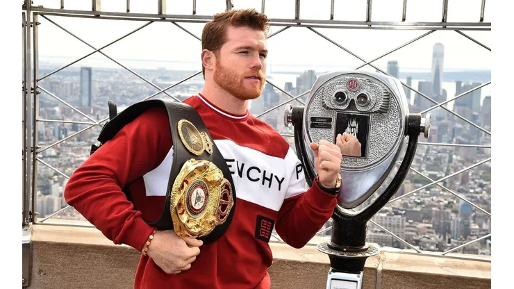 Canelo entrena duro para la pelea de diciembre.