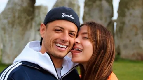 Chicharito y Sarah, juntos en Stonehenge.