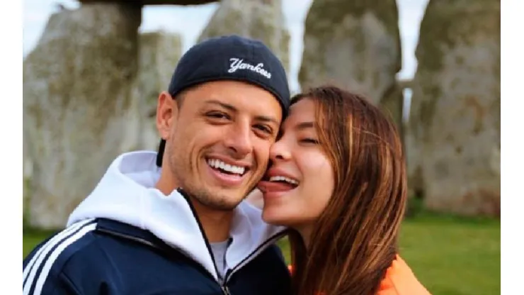 Chicharito y Sarah, juntos en Stonehenge.
