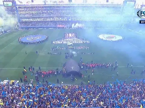 Una Bombonera rebalsada de gente explotó con la salida de Boca y River