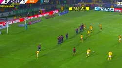 Tremendo gol de Gignac.