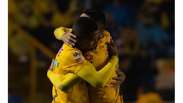 Aplastante victoria de Tigres.