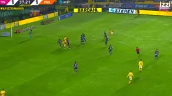 Lindo gol de Vargas.