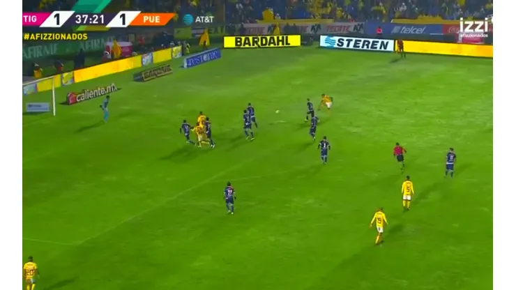 Lindo gol de Vargas.