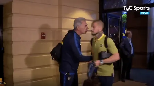 Foto de Benedetto volviendo al micro.