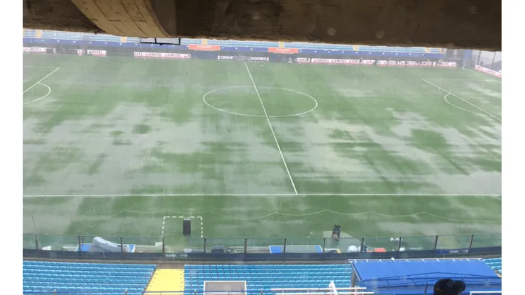 Así luce el campo de juego de la Bombonera.