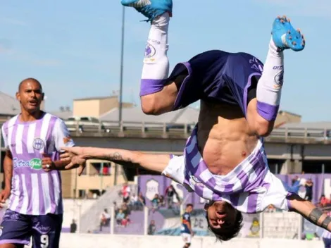 Implacable trolleo de Sacachispas por el campo de juego de la Bombonera