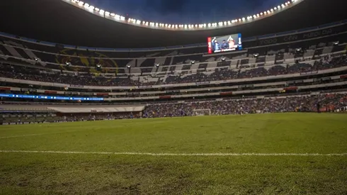 La cancha del Estadio Azteca es un espanto de nuevo